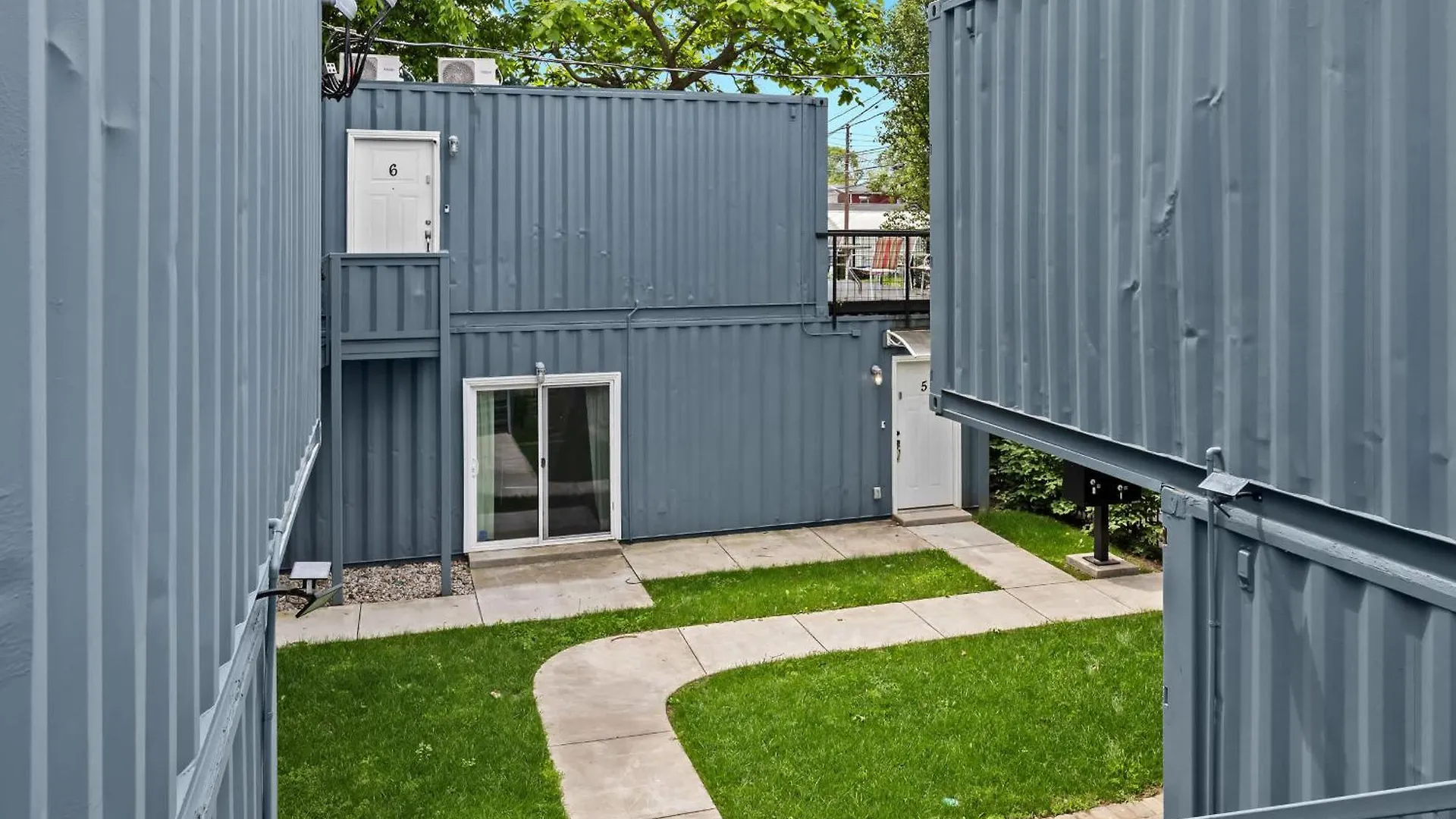 2-Storey Shipping Container Retreat Louisville 0*,