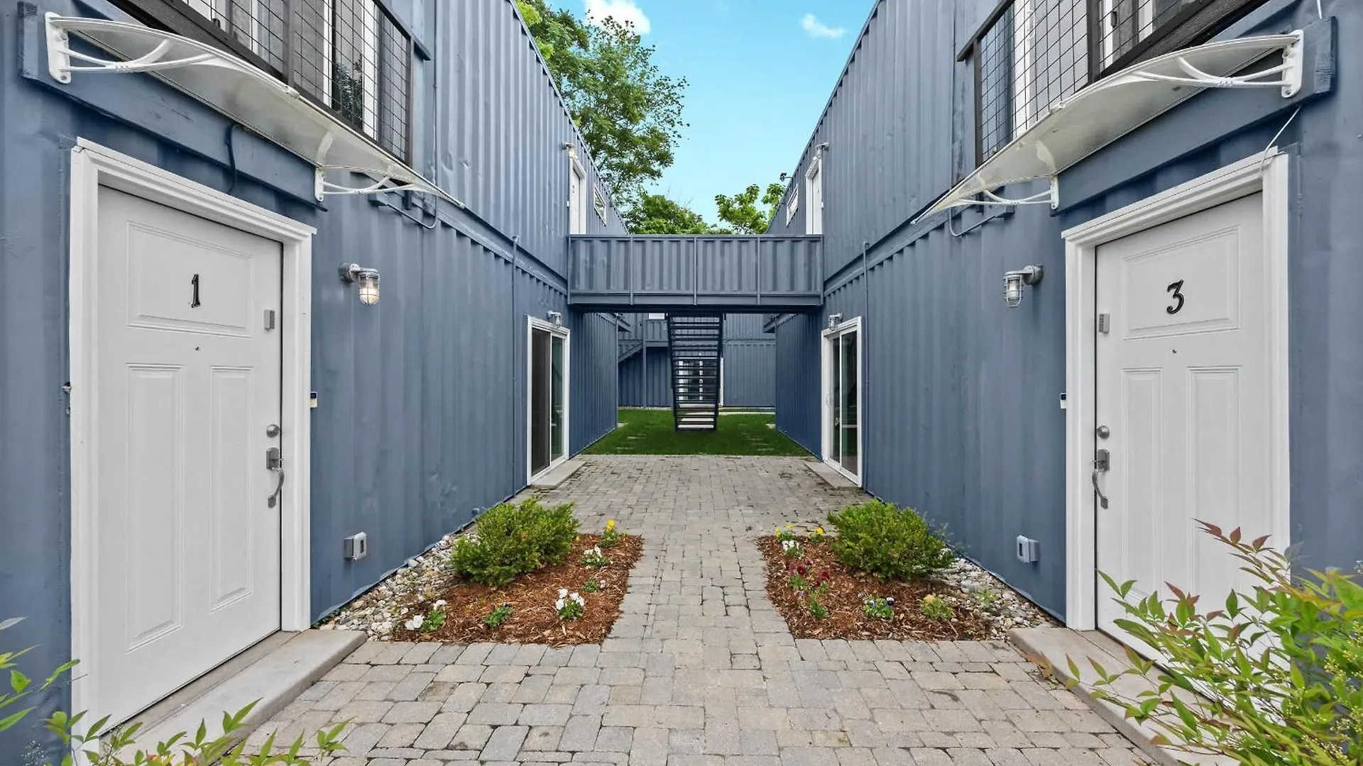 2-Storey Shipping Container Retreat Louisville 0*,