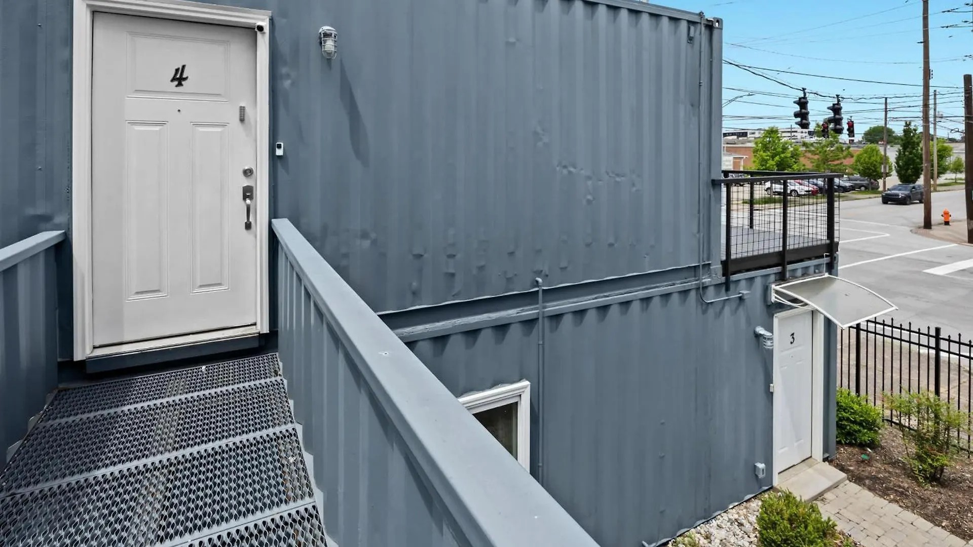 Apartament 2-Storey Shipping Container Retreat Louisville